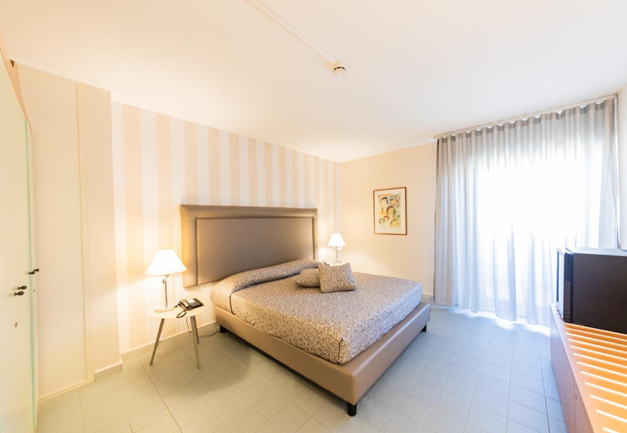 Athenaeum 3*